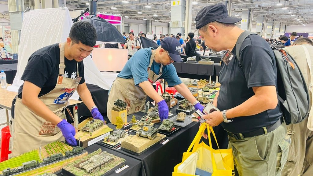 第八屆台灣國際模型公開賽 RF2024_大會志工工作照